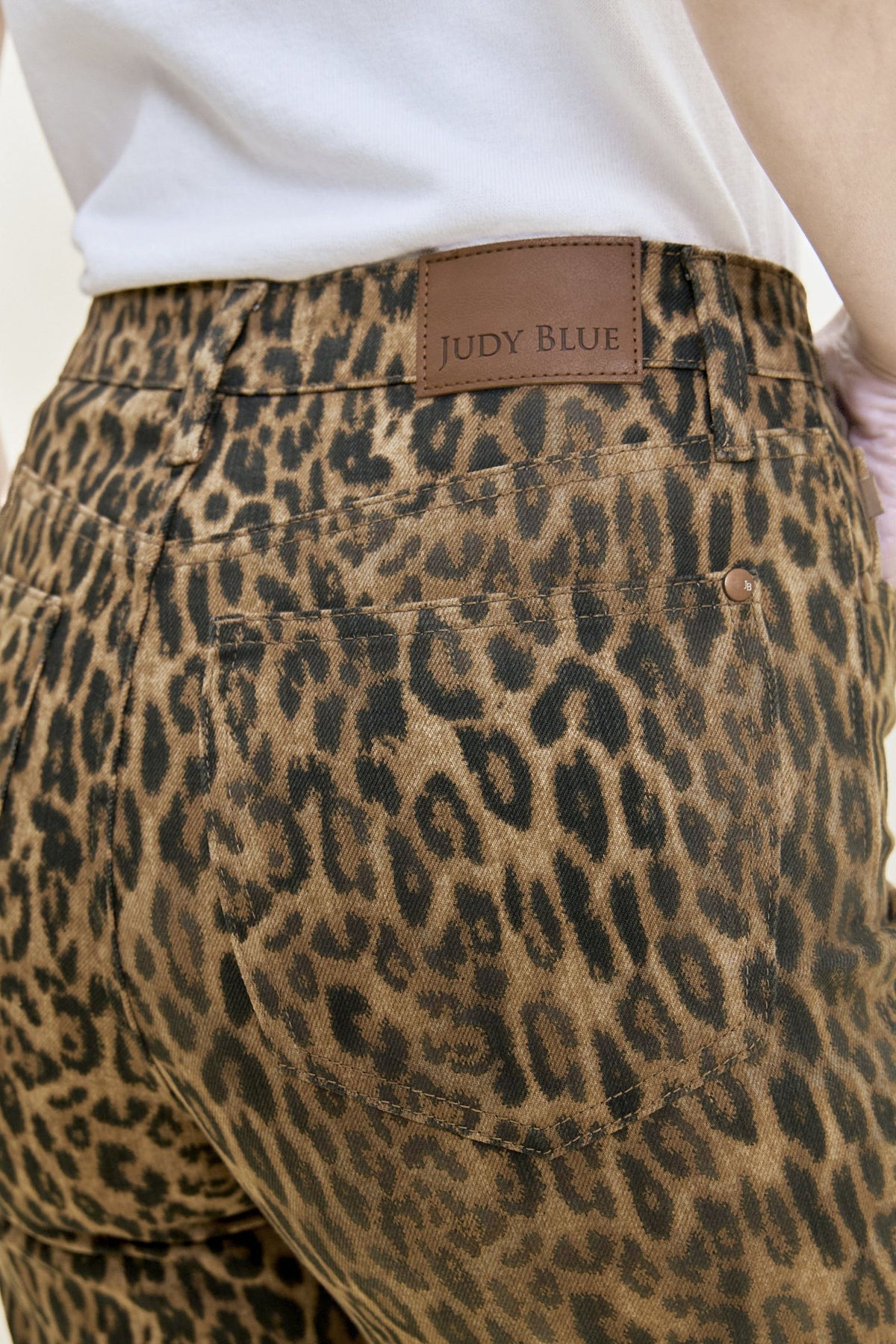 Judy Blue High Waist KIMBERLY Classic Straight Leopard Jeans