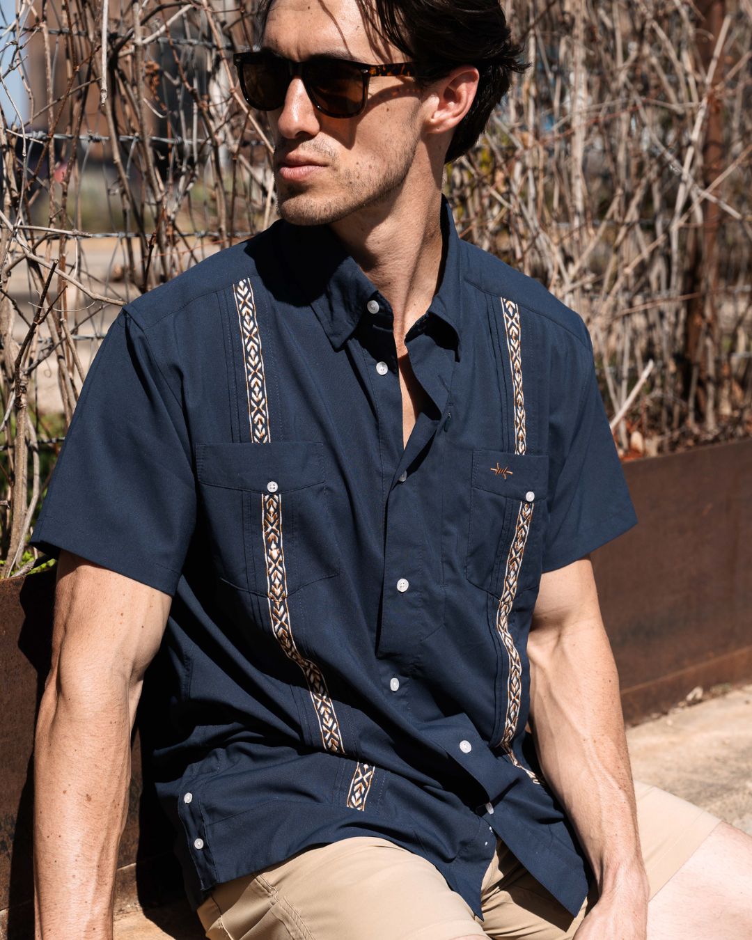 Guayabera Libre- Marino Cuero by Texas Standard