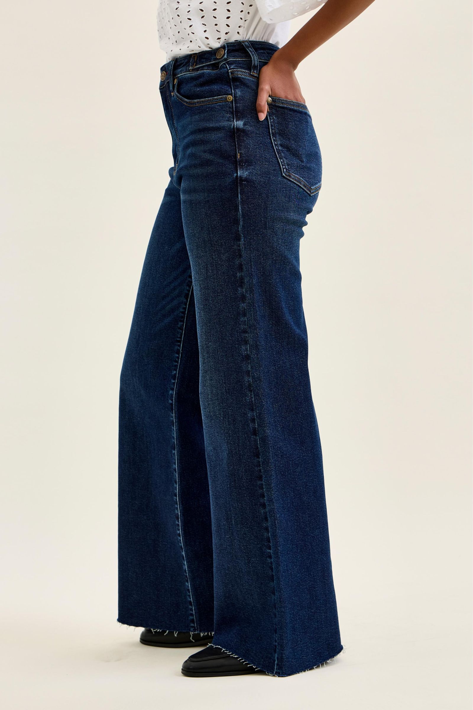 Judy Blue High Waist Retro Wide Leg w/ Adjustable Tabs/Petite Length 29"