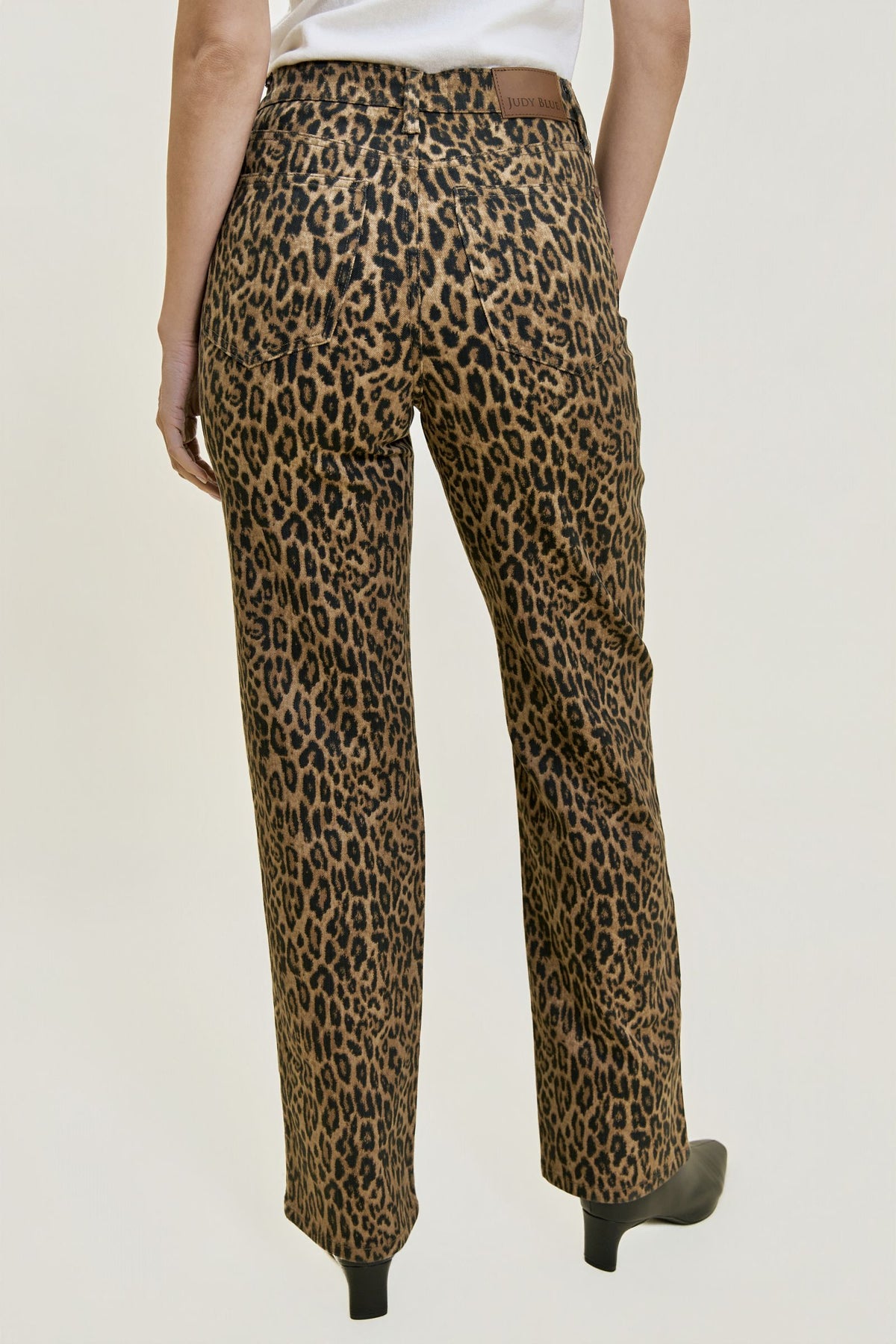 Judy Blue High Waist KIMBERLY Classic Straight Leopard Jeans