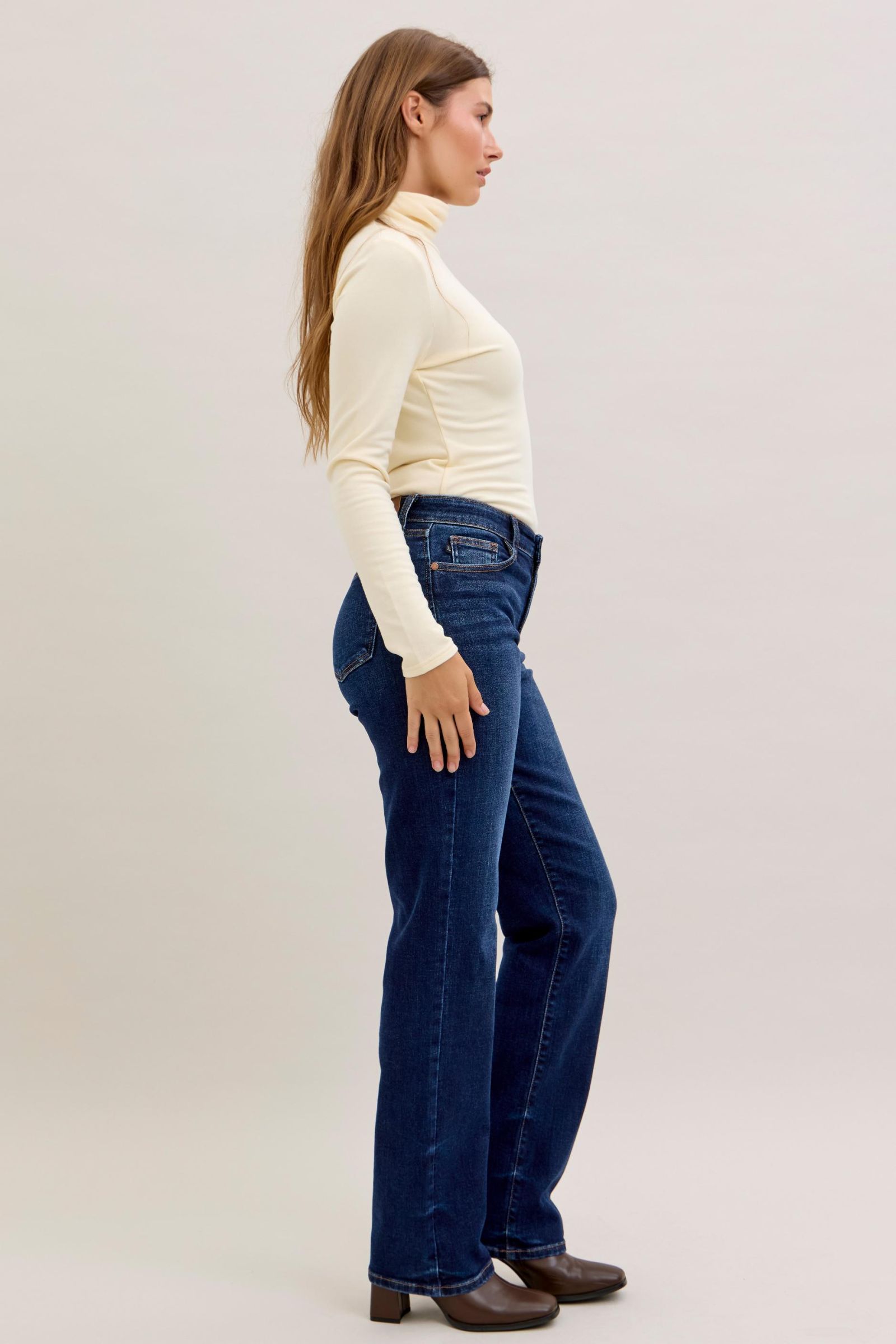 Judy Blue Mid Rise Straight Jeans 30" Inseam
