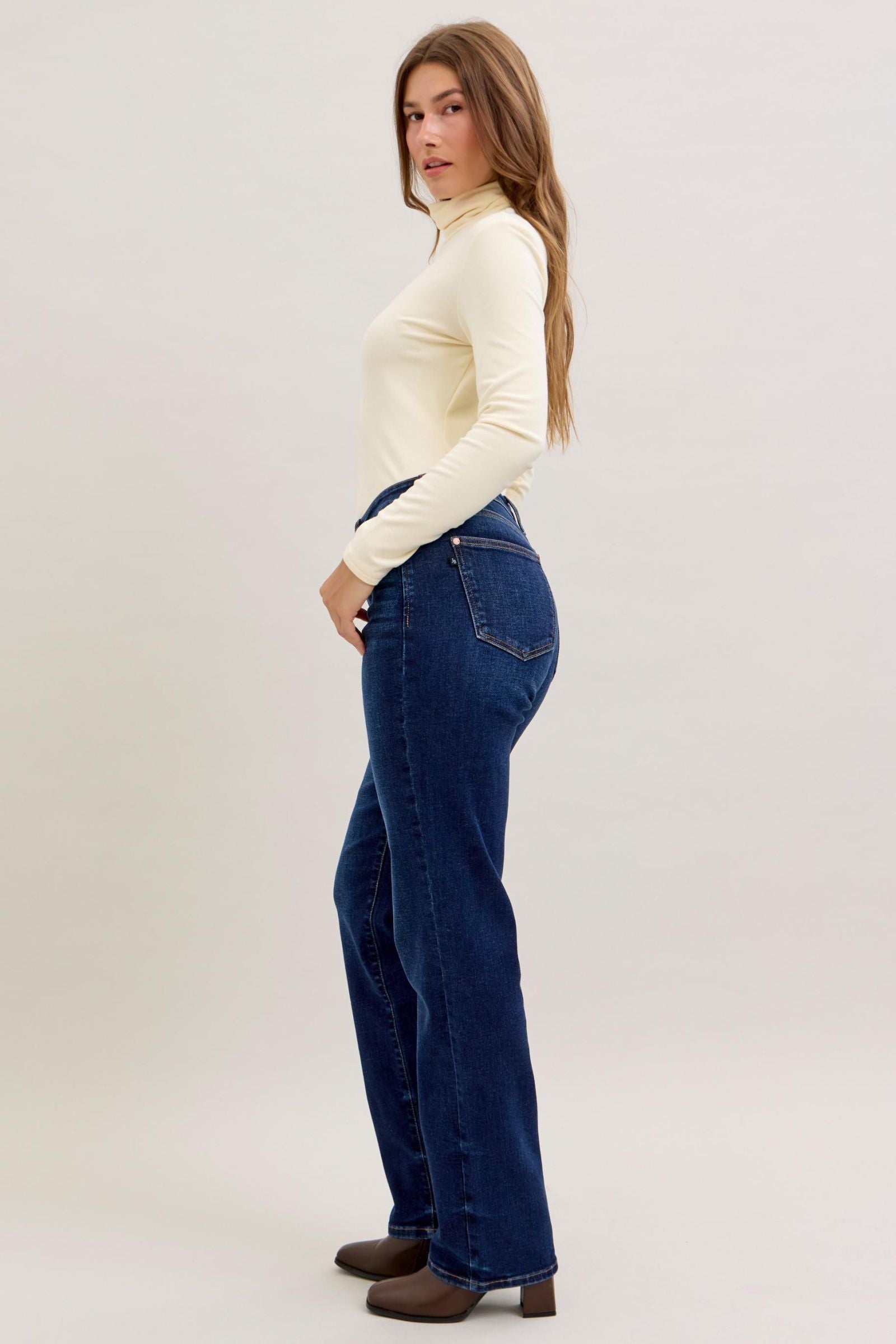 Judy Blue Mid Rise Straight Jeans 30" Inseam