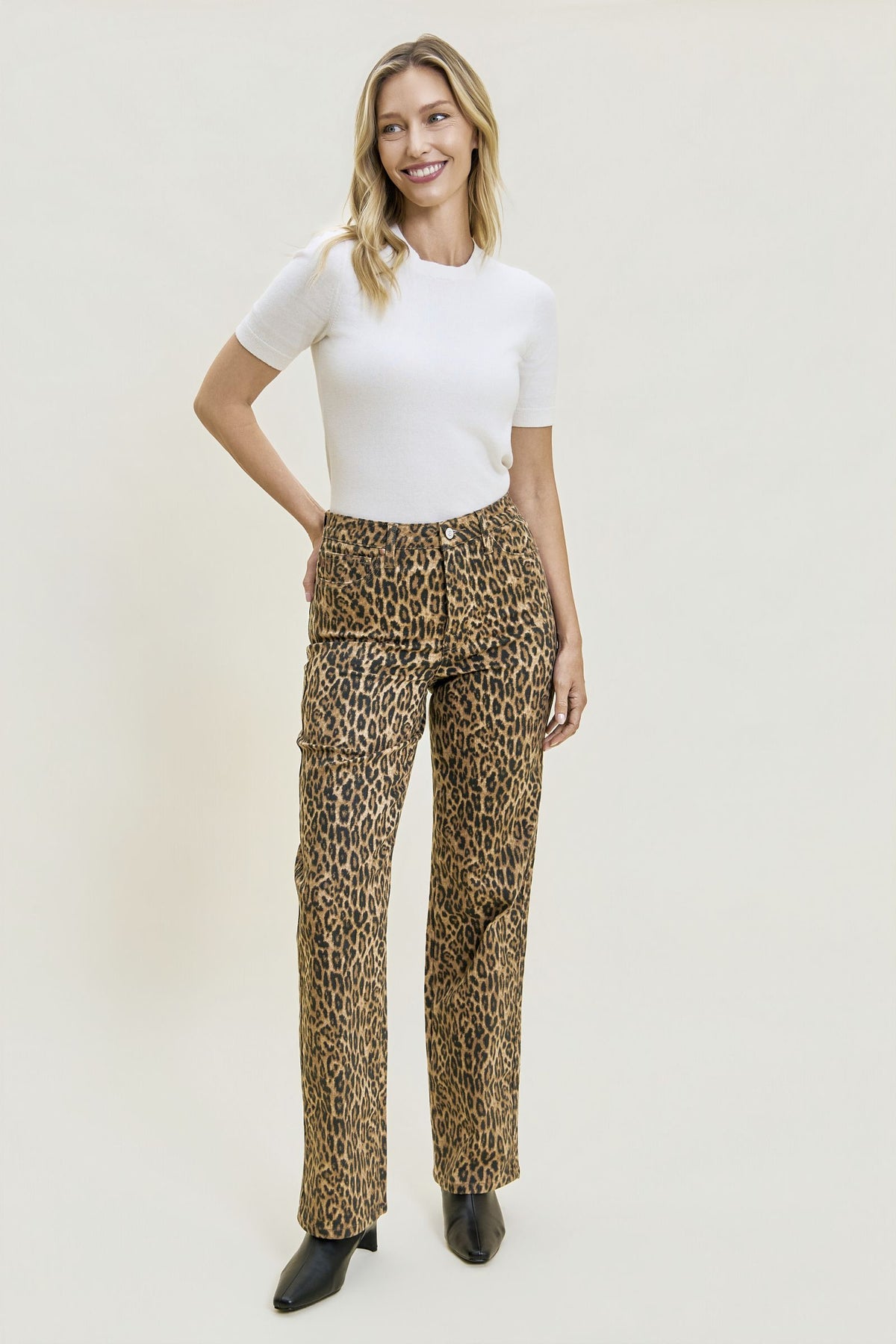 Judy Blue High Waist KIMBERLY Classic Straight Leopard Jeans